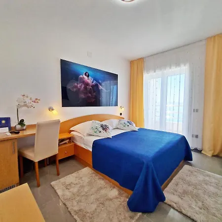 Sunce 3* Podstrana