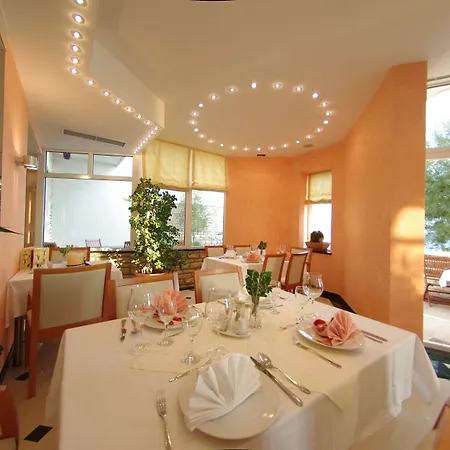 Sunce מלון 3*